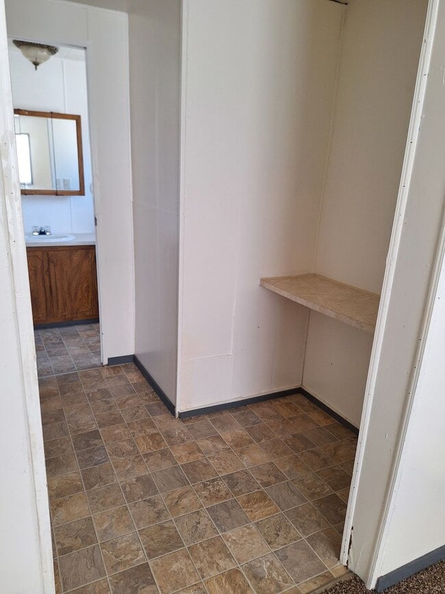 Photo - 2903 NE Riverside Ave
