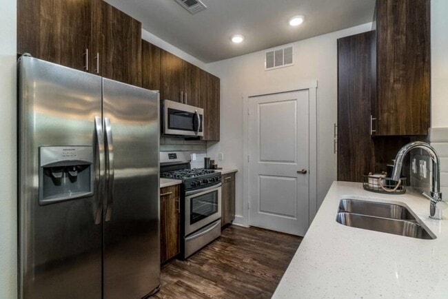 Photo - 11250 Mason Rd