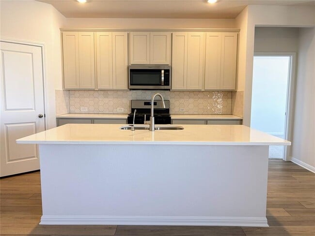 Photo - 440 El Capitan Lp