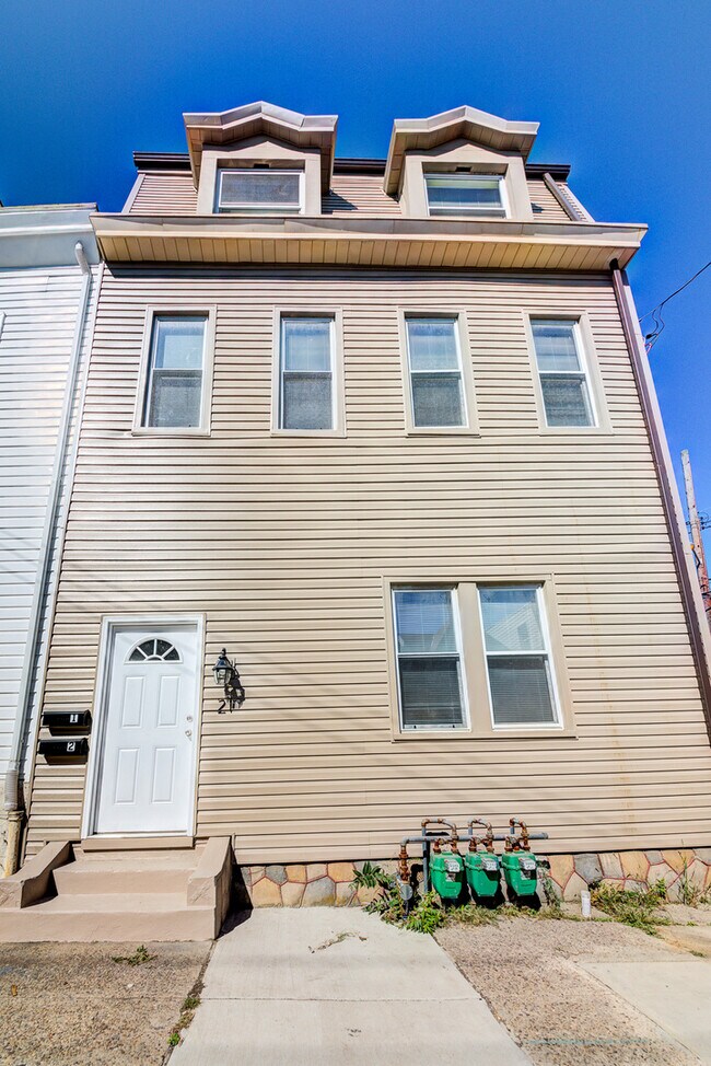 Photo - 29 - 21 Mt Oliver Unidad Apt 2