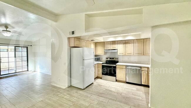 Photo - 1500 N Sunview Pkwy