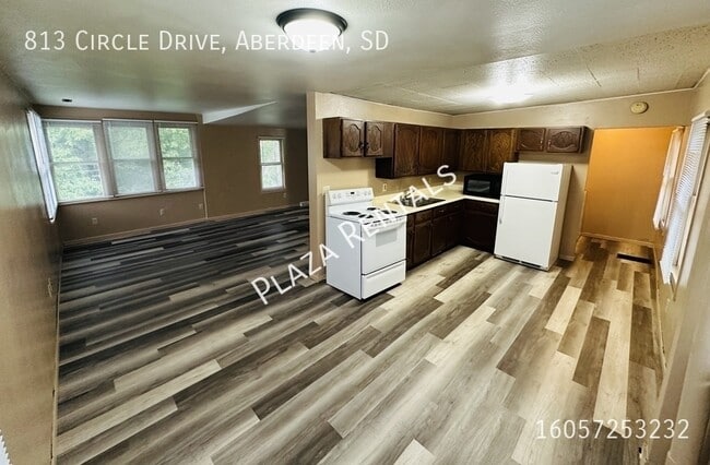 Building Photo - 202 N Washington St Unit 202