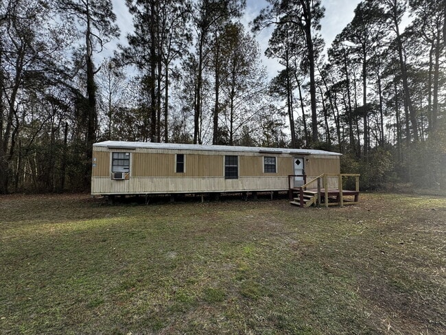 Building Photo - Mobile Home For Rent