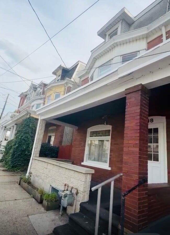 Building Photo - 38 S Carlisle St