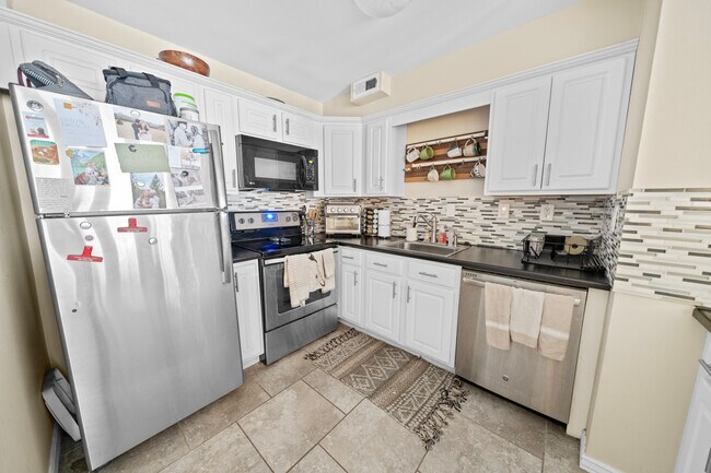 Photo - 1121 Albion St Unit 909