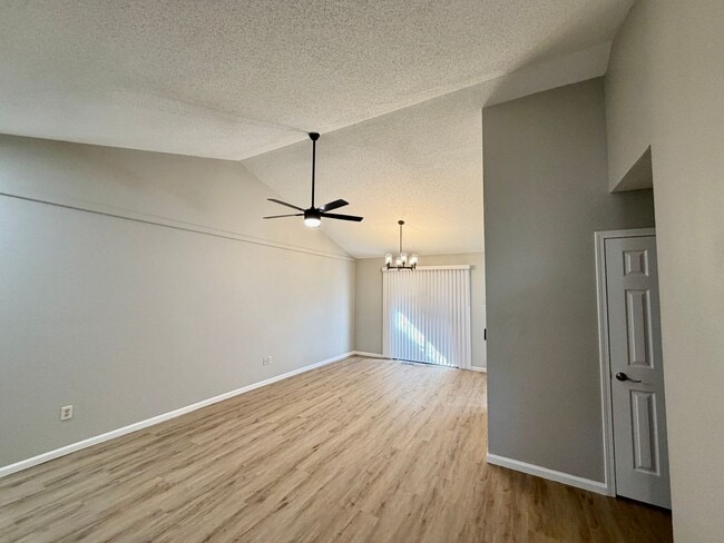 Building Photo - 1835 S Stacey St Unit 1835 S. Stacey