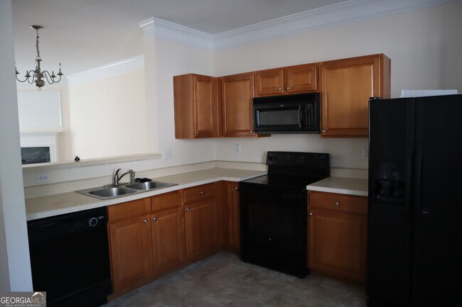 Photo - 658 Providence Pl SW