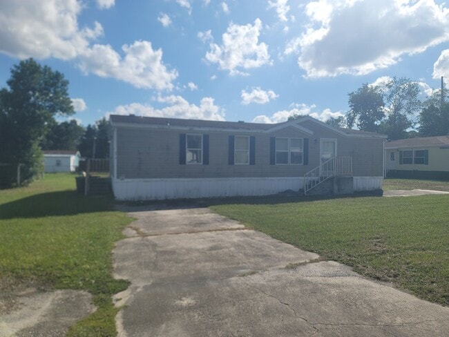 Building Photo - 2 Bedroom 2 Bath Doublewide located in Bah...