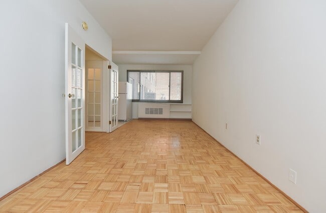 Photo - Spacious & Bright Junior 1 Bedroom at River Place East