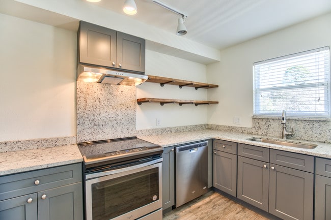 Photo - Midtown Place Apartments