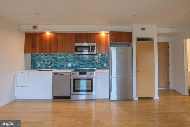 Photo - 152 W Laurel St Unit 405