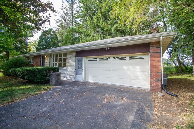 2 Danielwood Dr