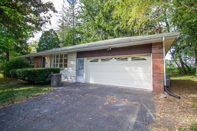 Photo - 2 Danielwood Dr