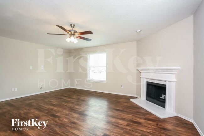 Photo - 225 Grant Dr