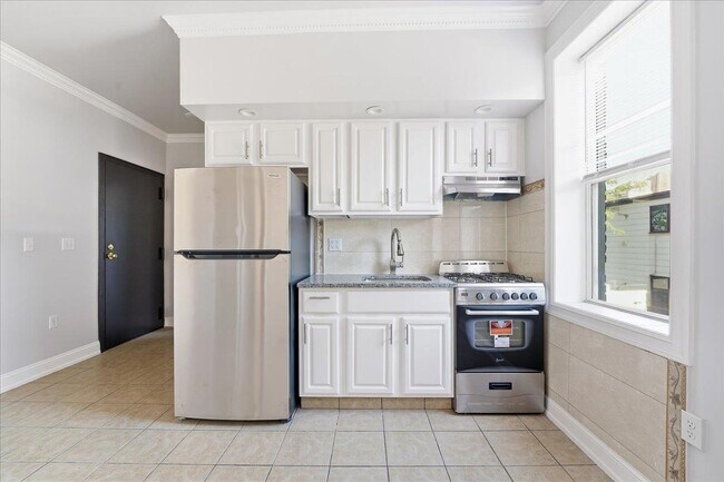 Building Photo - 3-5 Potter Pl Unit 2B