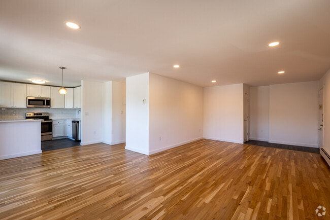 1BR, 1BA - 950SF