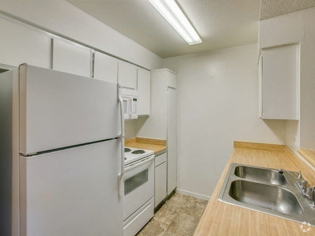 Building Photo - Pennwood Place Rental