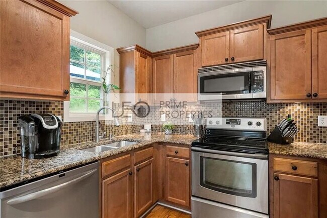 162 Lowry St NE