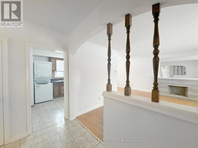 Photo - 214 Dixon Rd