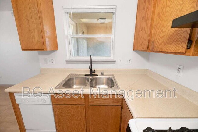 Photo - 2340 22nd St