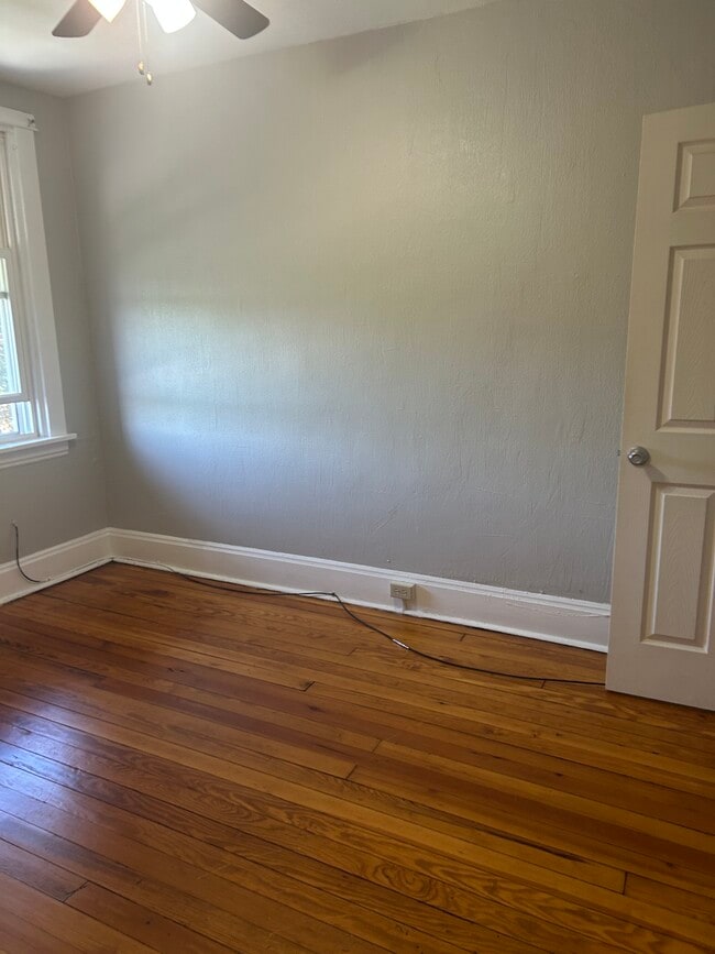 Photo - 4243 Gladstone St
