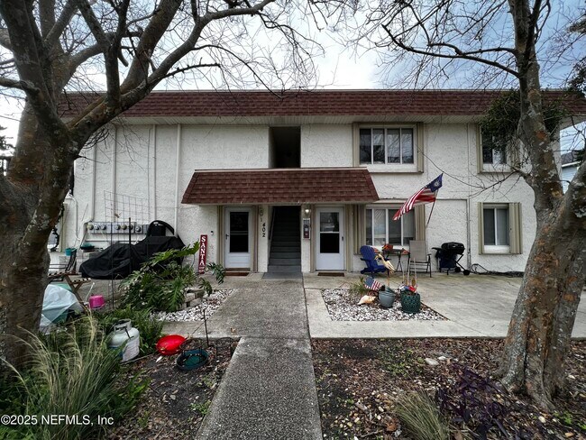 Photo - 402 Lower 8th Ave S Unit 4