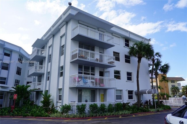 Photo - 1913 S Ocean Dr Unit 405