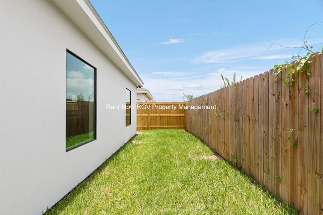 Photo - 2020 Summerland Ln