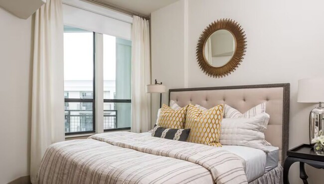 Photo - City Views, Modern Design Unit SAMN2