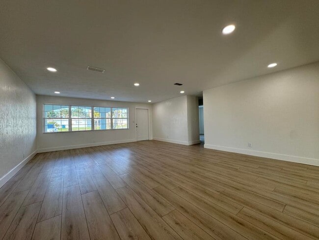 Photo - 2/2 plus Bonus Room in Ormond By the Sea