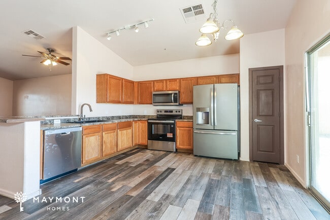 Photo - 767 W Barrus Dr