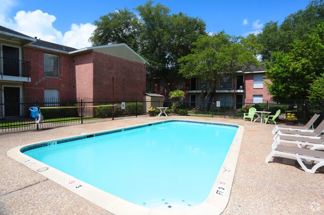 Piscina - Savan Villas Apartments