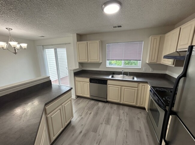 629 Walden Cir Unidad 202