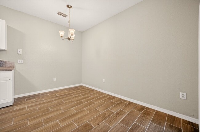 Photo - Crescent Place - 16-104 Unidad 16-104