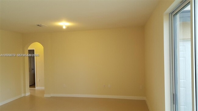 Photo - 142 SE 28th Ter