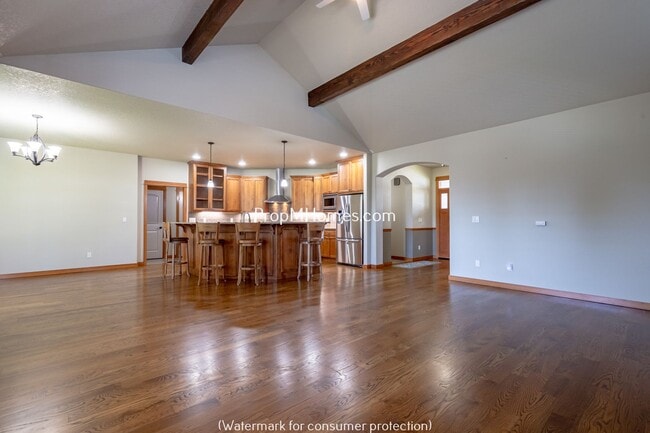 1482 N Elm St