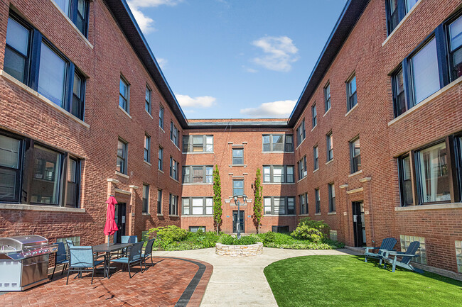 Building Photo - 7427 N Clark St Unit 3 Rental