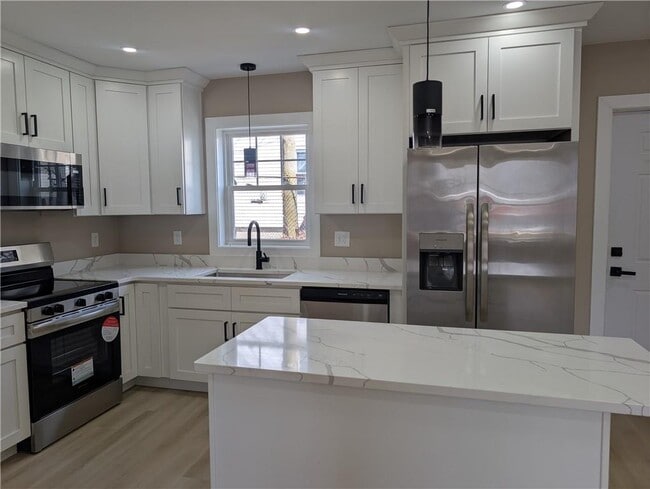 Photo - 56 Diamond St