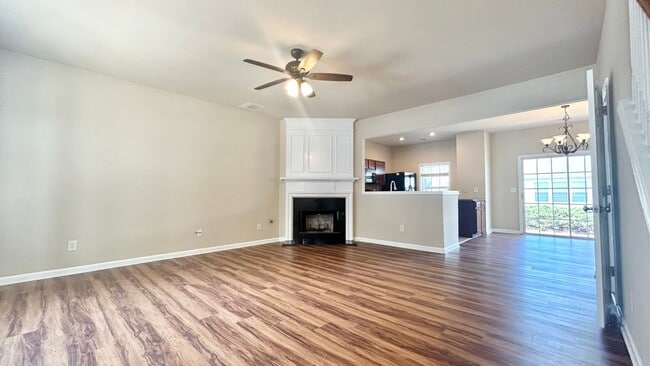 Photo - 933 Prestwyck Ct