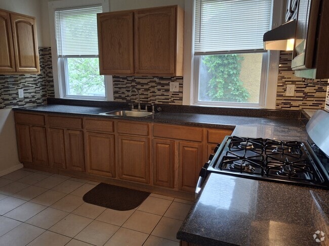 Building Photo - 104 N Munn Ave Unit 1 Rental