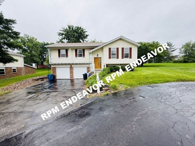 Photo - "Stunning 3-Bed Home with Modern Finishes, Spacious Yard, and Quiet Cul-De-Sac Location!"