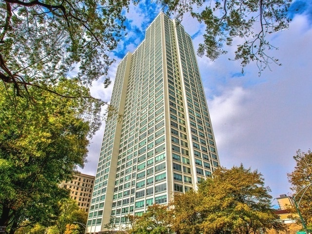 Building Photo - 1700 E 56th St