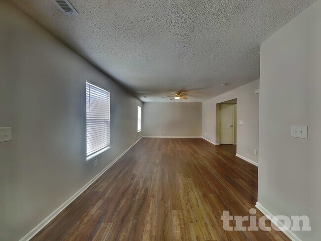 Photo - 9225 Dry Creek Dr