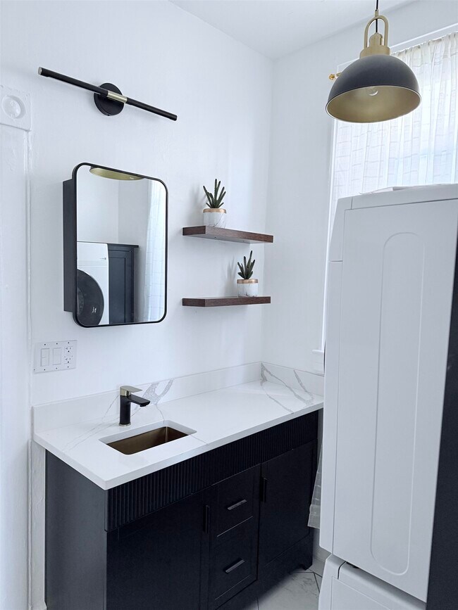 Photo - 310 SUMMIT Ave