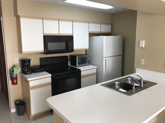 Photo - Beautiful 3 Bed 2 Bath Condo in Sweetwater Club