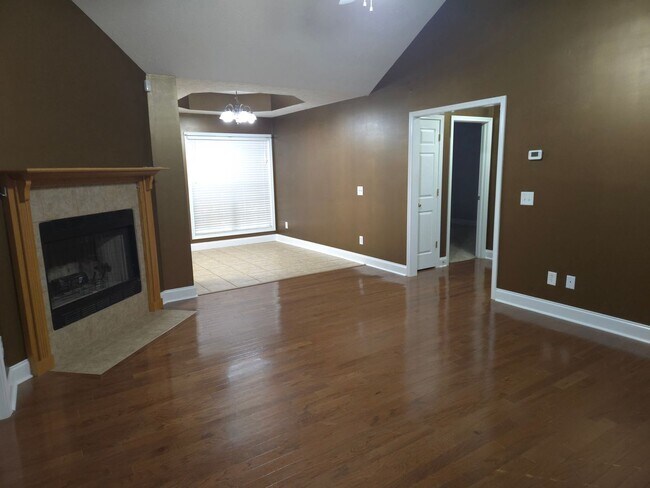 Photo - FOR RENT in NORTH COLUMBUS! Available NOW!