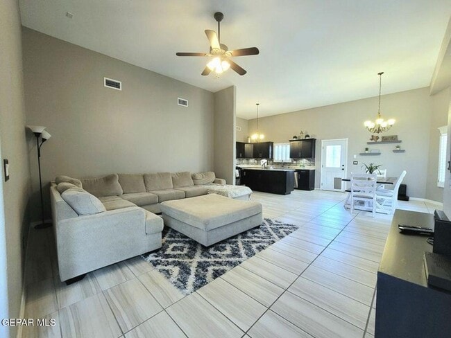 Photo - 7852 Enchanted View Dr