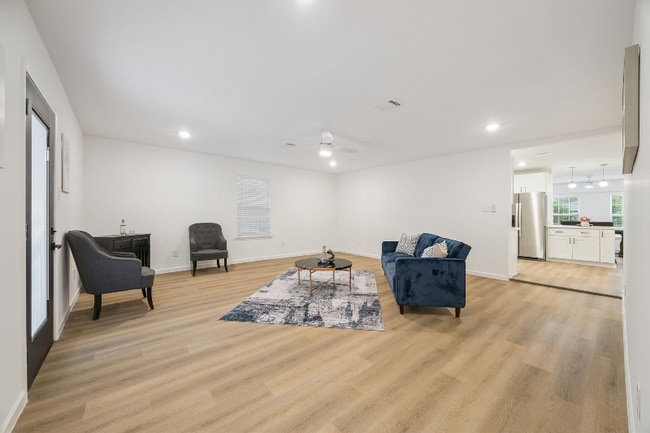 Photo - 9206 St Lo Rd