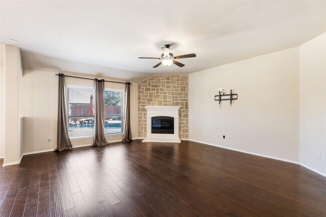 Photo - 205 Whitman Dr