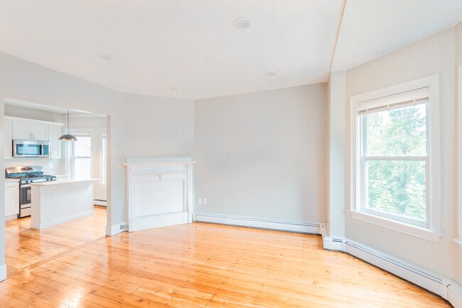 394 Centre St Unit 3